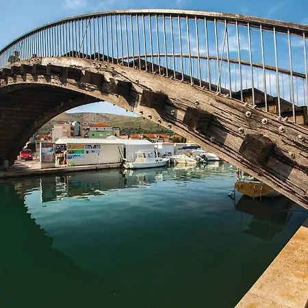 Two-bedroom In Apartman Trogir