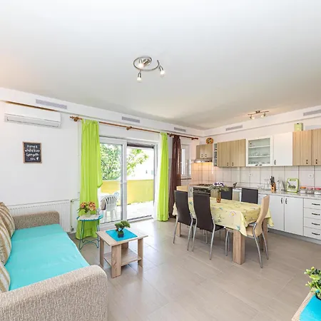 Two-bedroom In Apartmán
