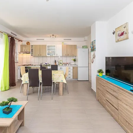 Awesome In With Kitchen Trogir